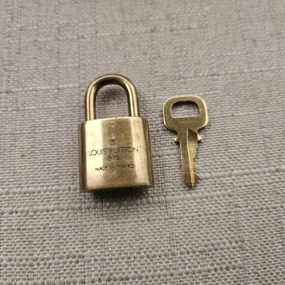 Vintage Louis Vuitton Lock Gold Tone Pad Lock W Key 306 Made France Authentic LV - Picture 5 of 11